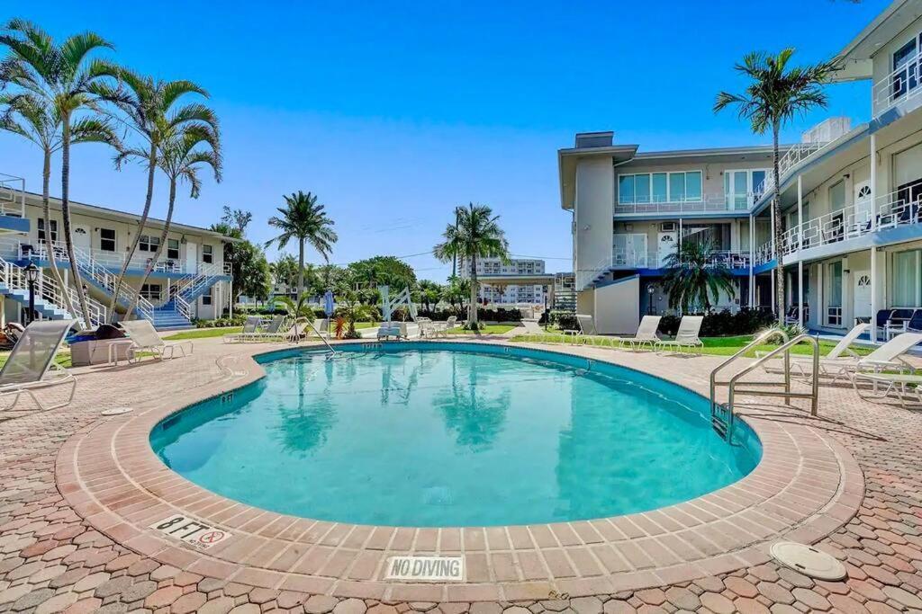 Vistamar Waterfront Abode -walk To The Fort Lauderdale