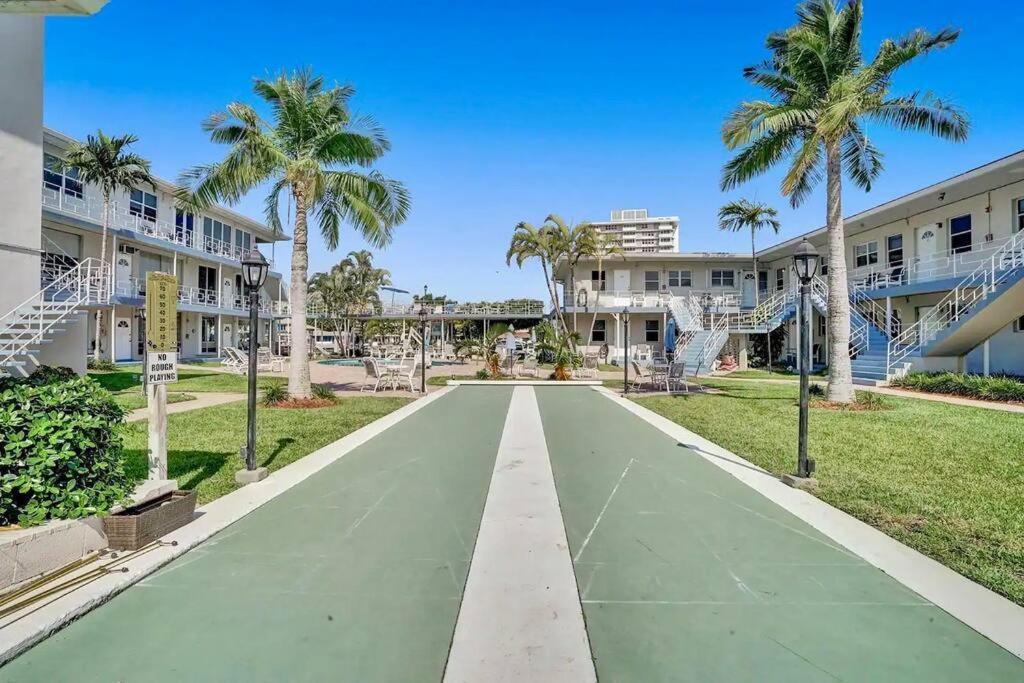 Vistamar Waterfront Abode -walk To The Apartment