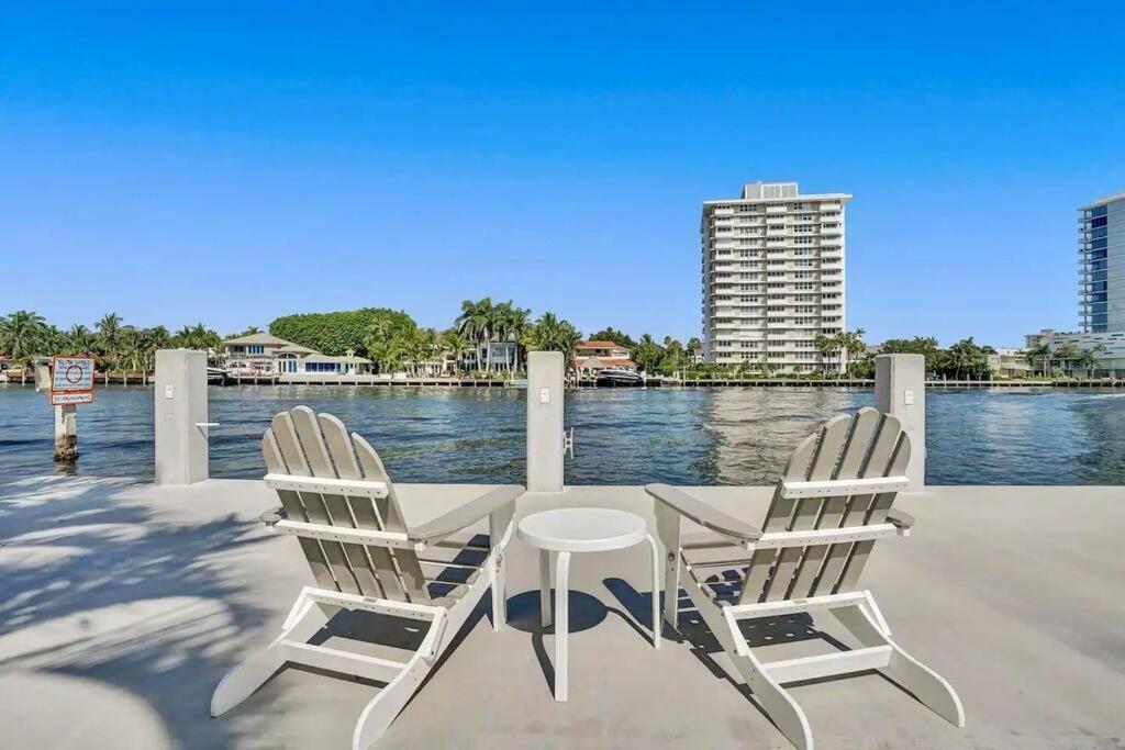 Vistamar Waterfront Abode -walk To The