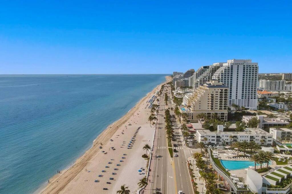 Vistamar Waterfront Abode -walk To The Apartment *