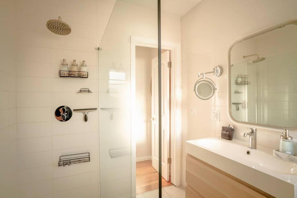 Vistamar Waterfront Abode -walk To The * Fort Lauderdale