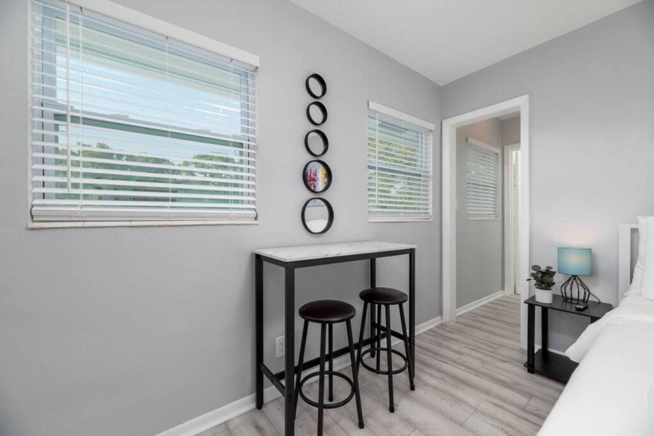 Apartment Short Walk To Wilton Drive Apt5 *