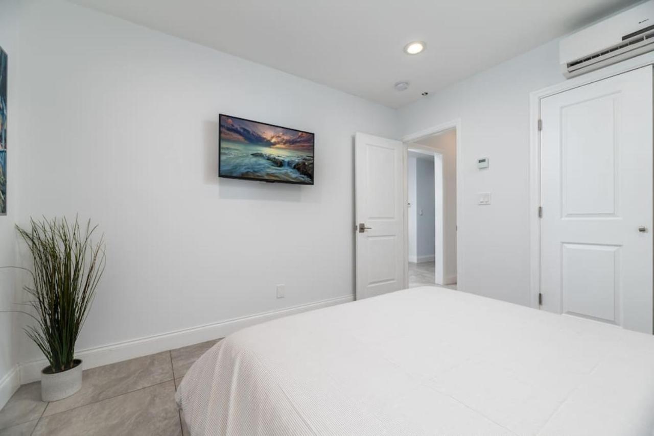 Bayshore Breeze Free Parking 1 *