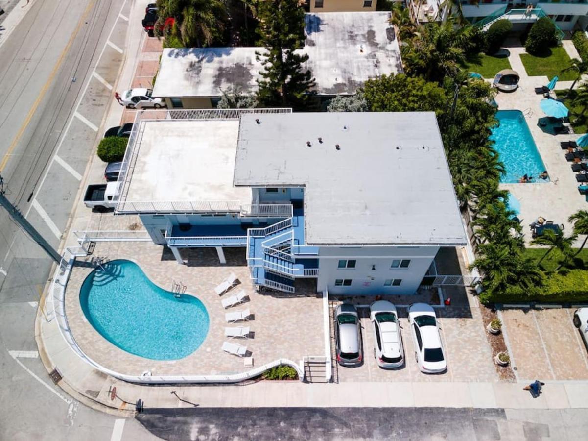 Bayshore Breeze 10 *