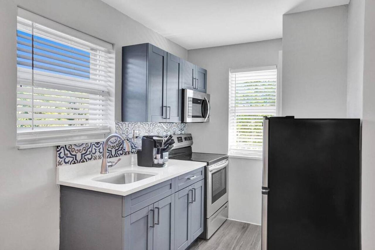 Rustic Retreats Beachy 1br For 4 Guests In The Heart Of Lauderdale Apartment Fort Lauderdale