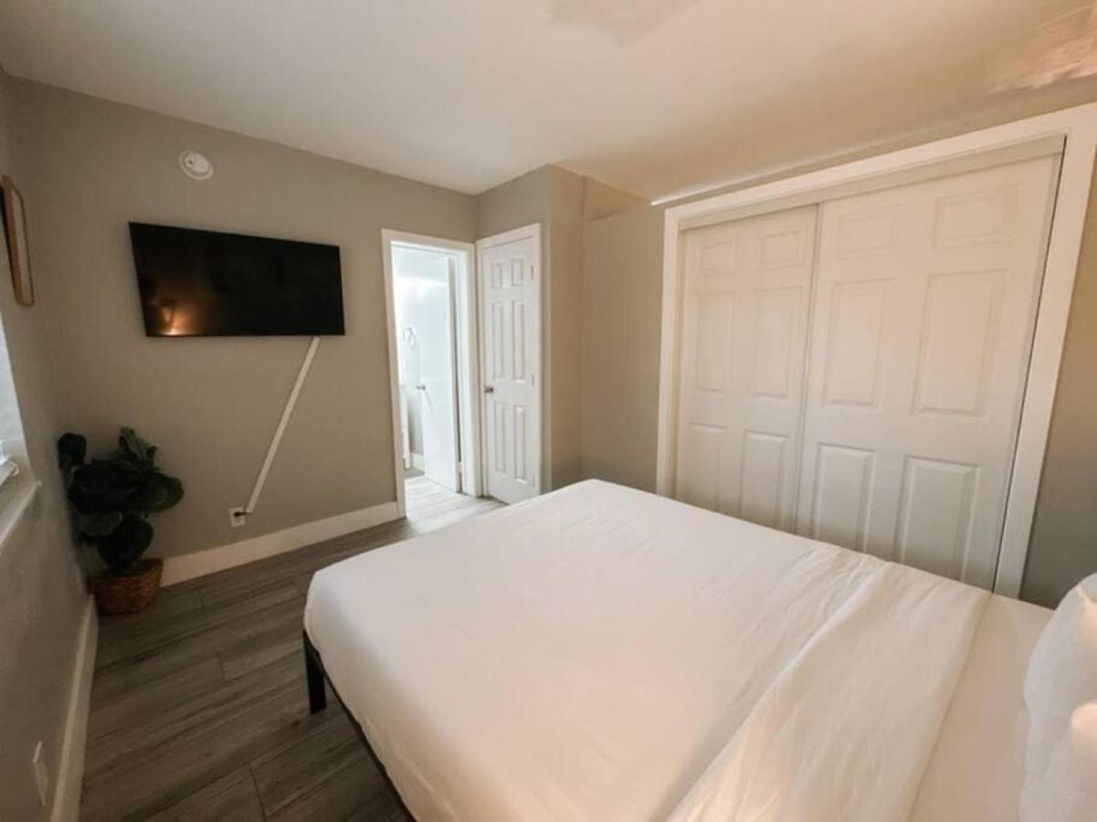 Rustic Retreats Modern 1br For 4 Guests In The Heart Of Lauderdale Apartment