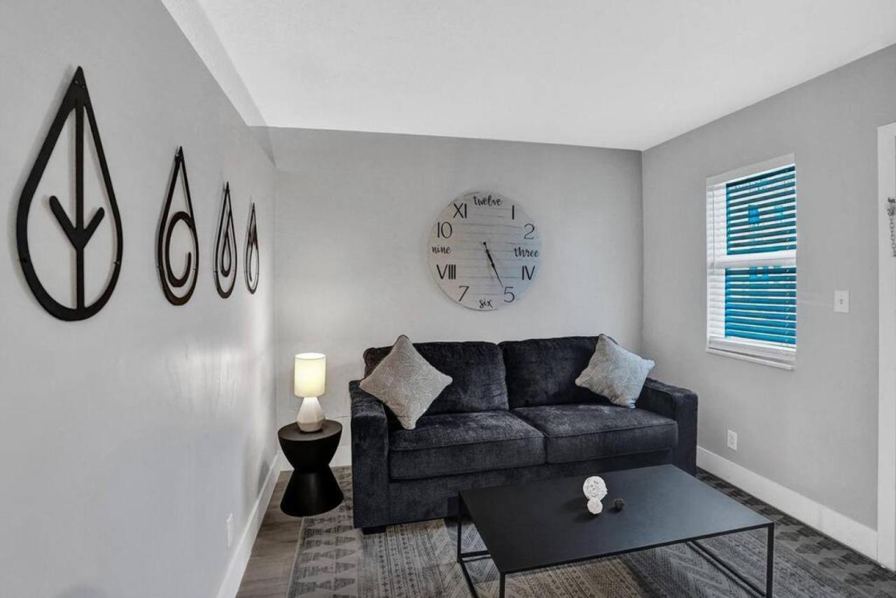 Apartment Rustic Retreats Cozy 1br For 4 Guests In The Heart Of Lauderdale