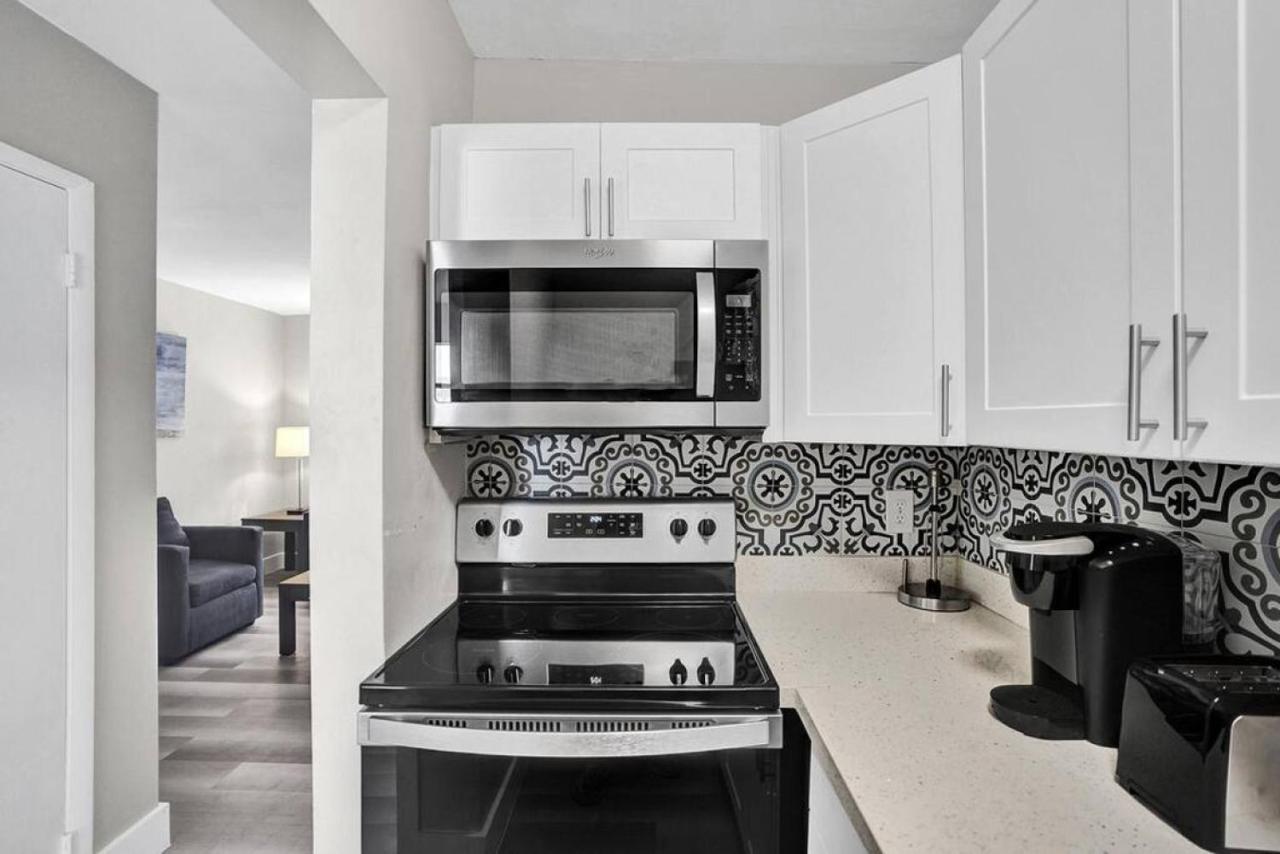 Pionciana Getaway 1br Near Fll Airport Apartment *