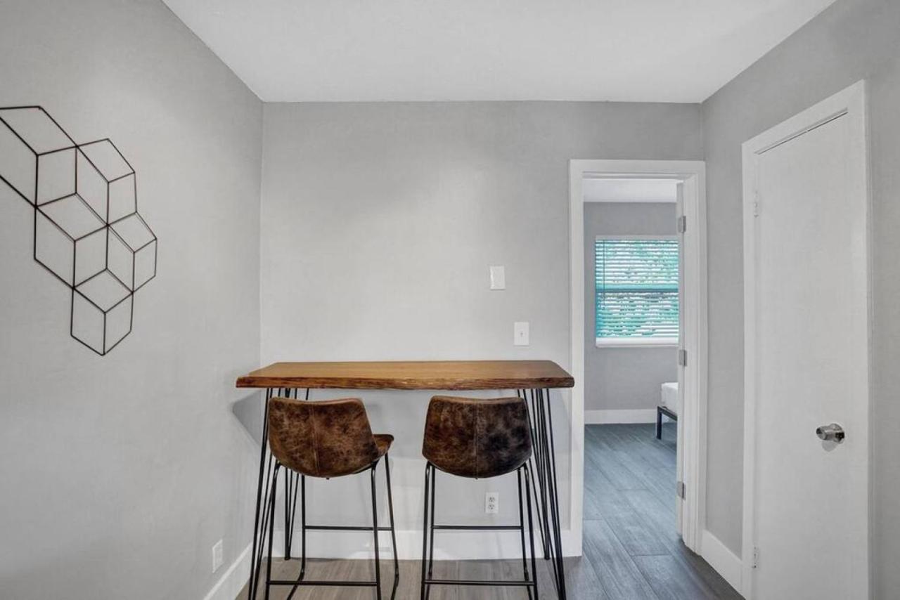 Apartment Rustic Retreats Cozy 1br For 4 Guests In The Heart Of Lauderdale