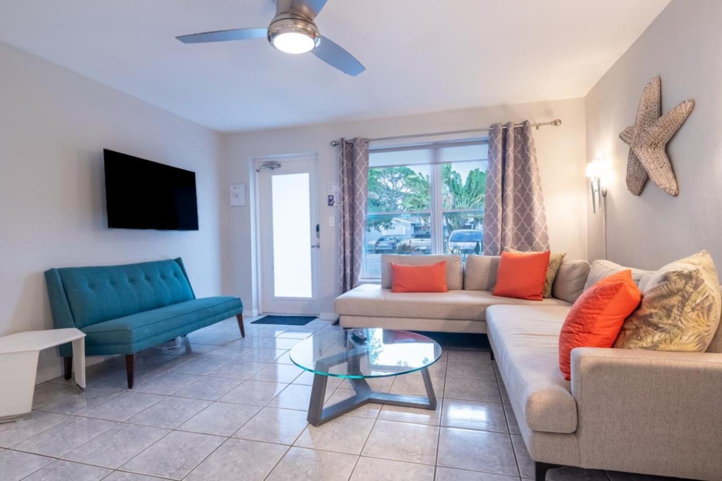 Wilton Manors West 2 Bed 2 Bath With Pool *