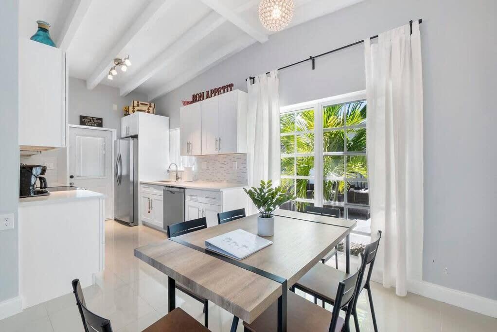 Together But With Privacy 3 Units And Private Pool Fort Lauderdale