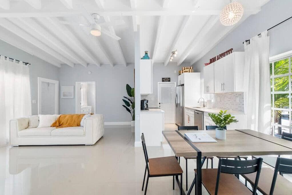 Together But With Privacy 3 Units And Private Pool Apartment *