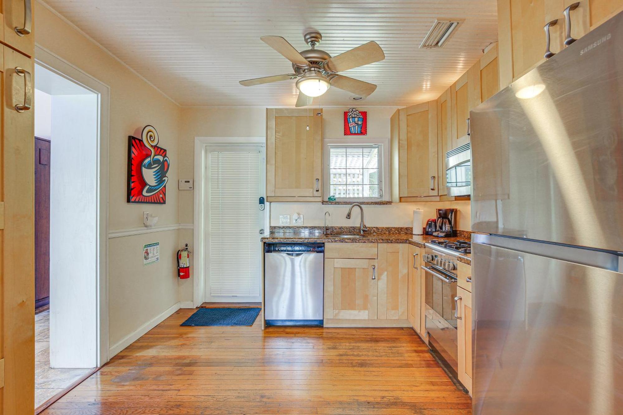 Lauderdale Oasis With Pool About 2 Mi To Beach!