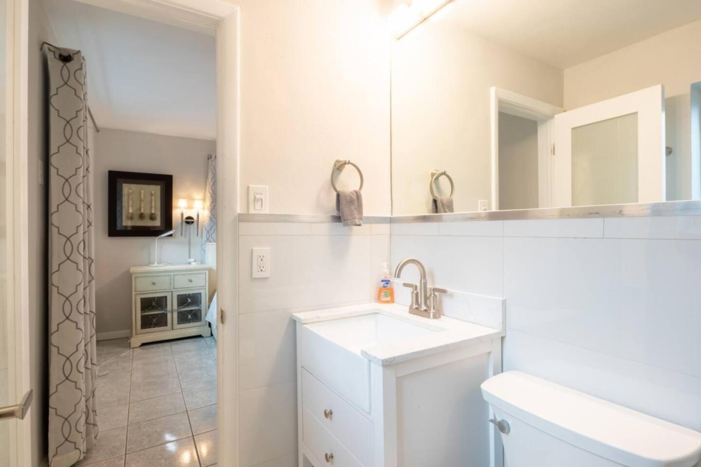 Wilton Manors West 2 Bed 2 Bath With Pool Holiday home *