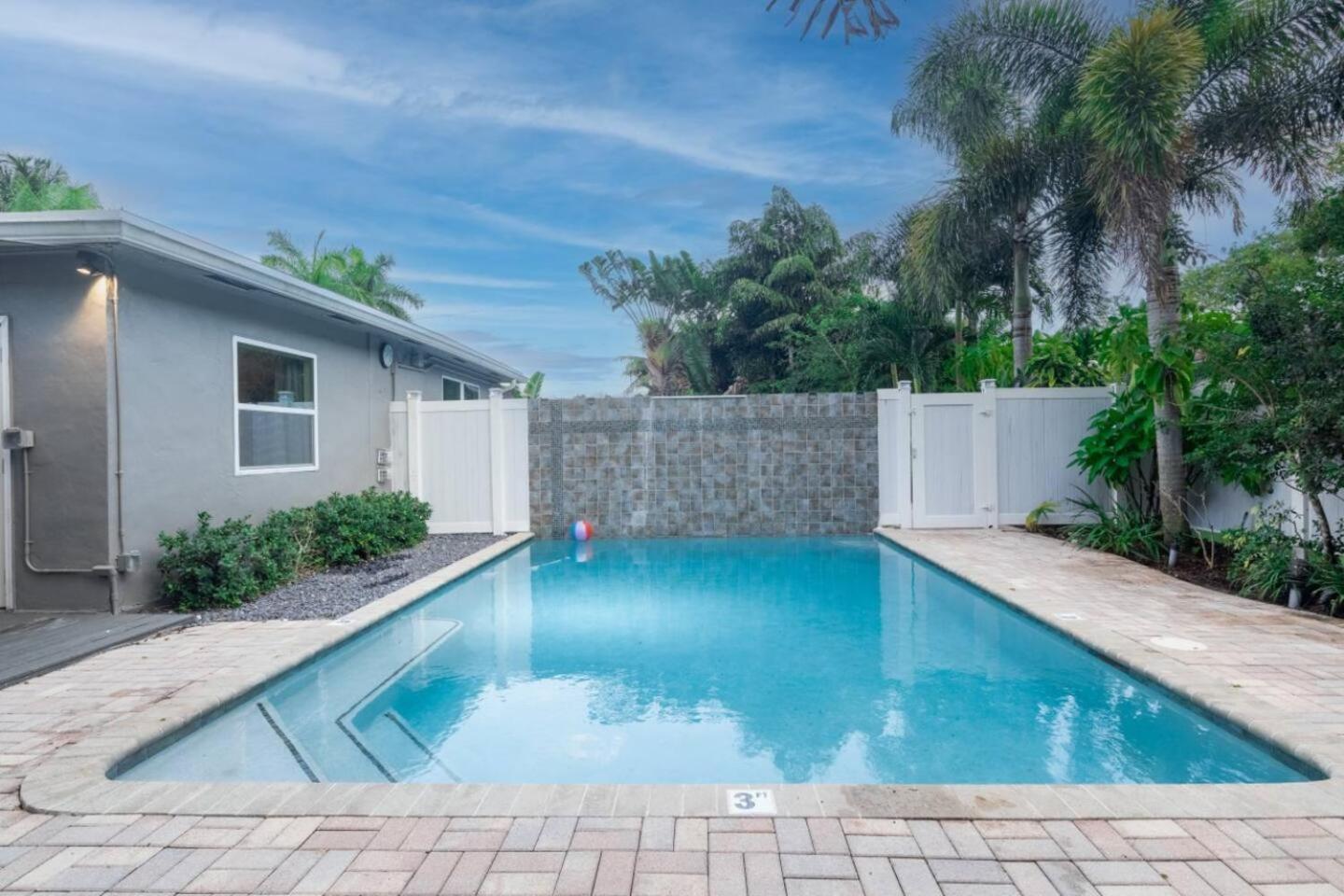 Wilton Manors West 2 Bed 2 Bath With Pool Holiday home Fort Lauderdale
