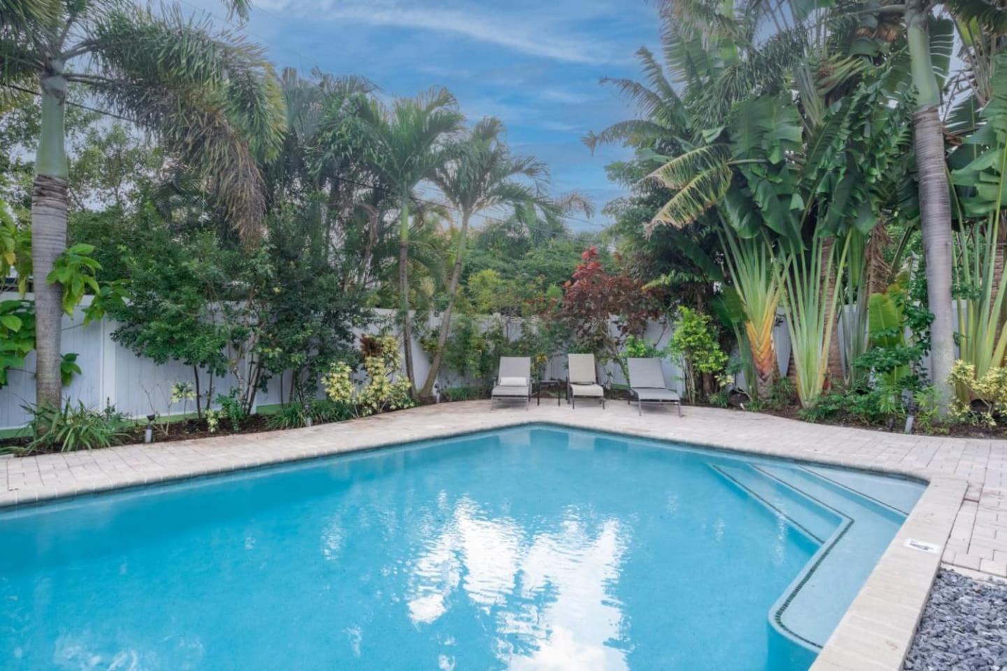 Wilton Manors West 2 Bed 2 Bath With Pool Holiday home *