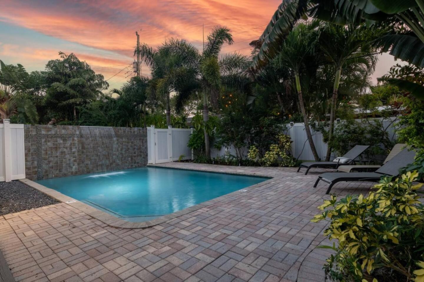 Wilton Manors West 2 Bed 2 Bath With Pool Holiday home