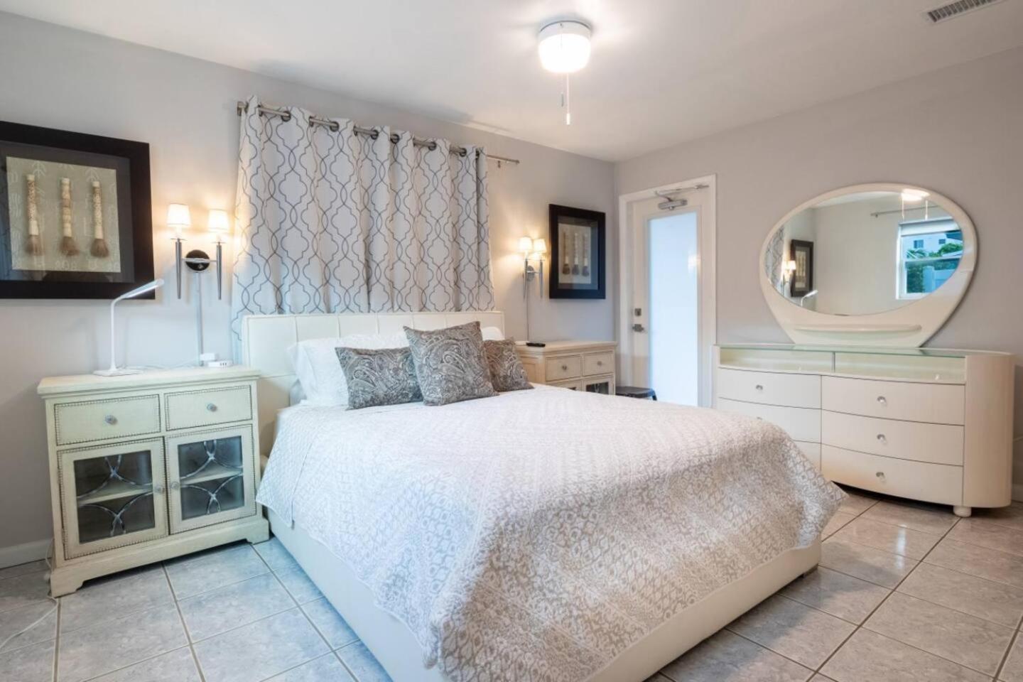 Wilton Manors West 2 Bed 2 Bath With Pool *