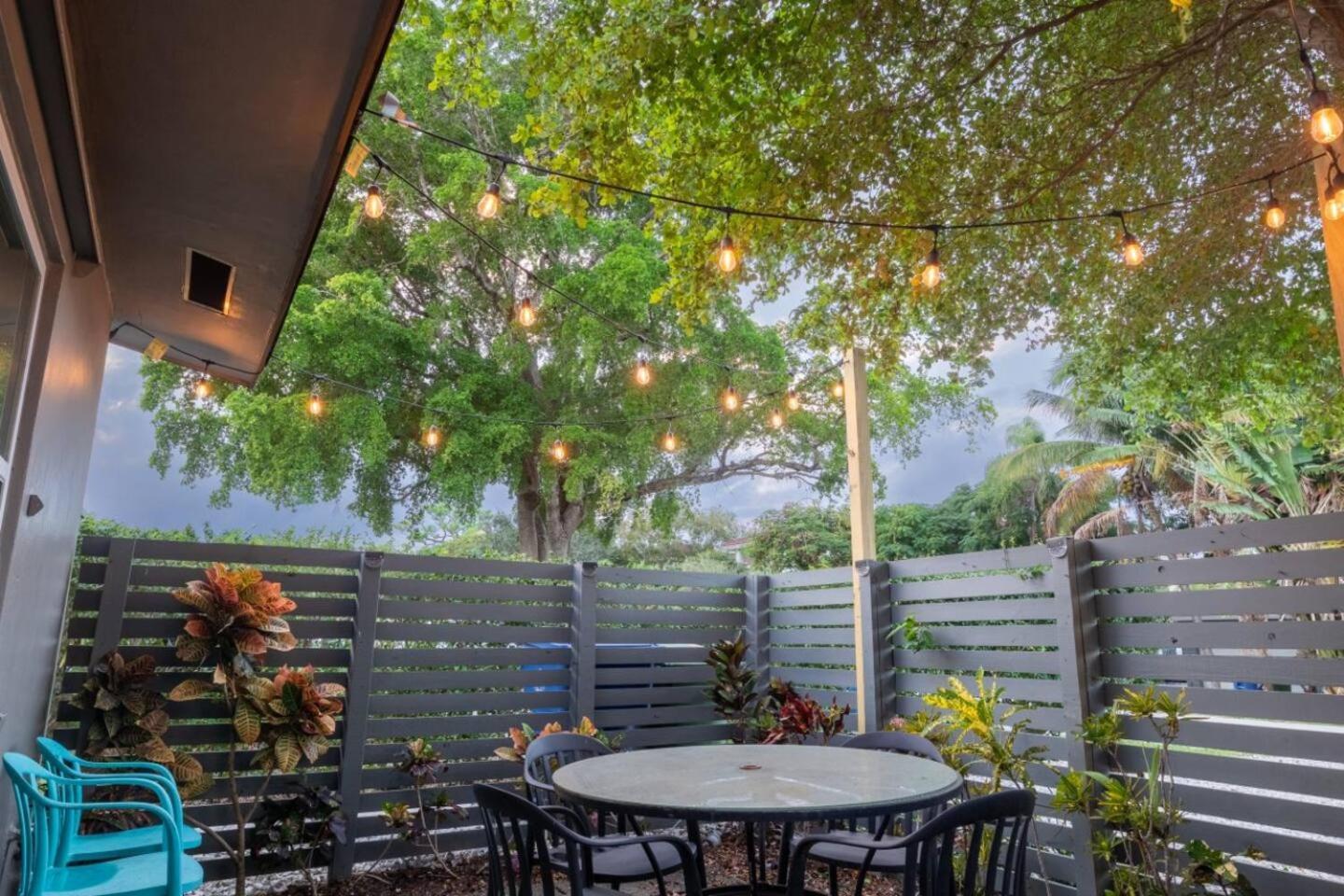 Wilton Manors West 2 Bed 2 Bath With Pool Holiday home *