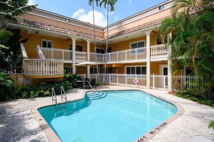Spacious In Olas Blvd