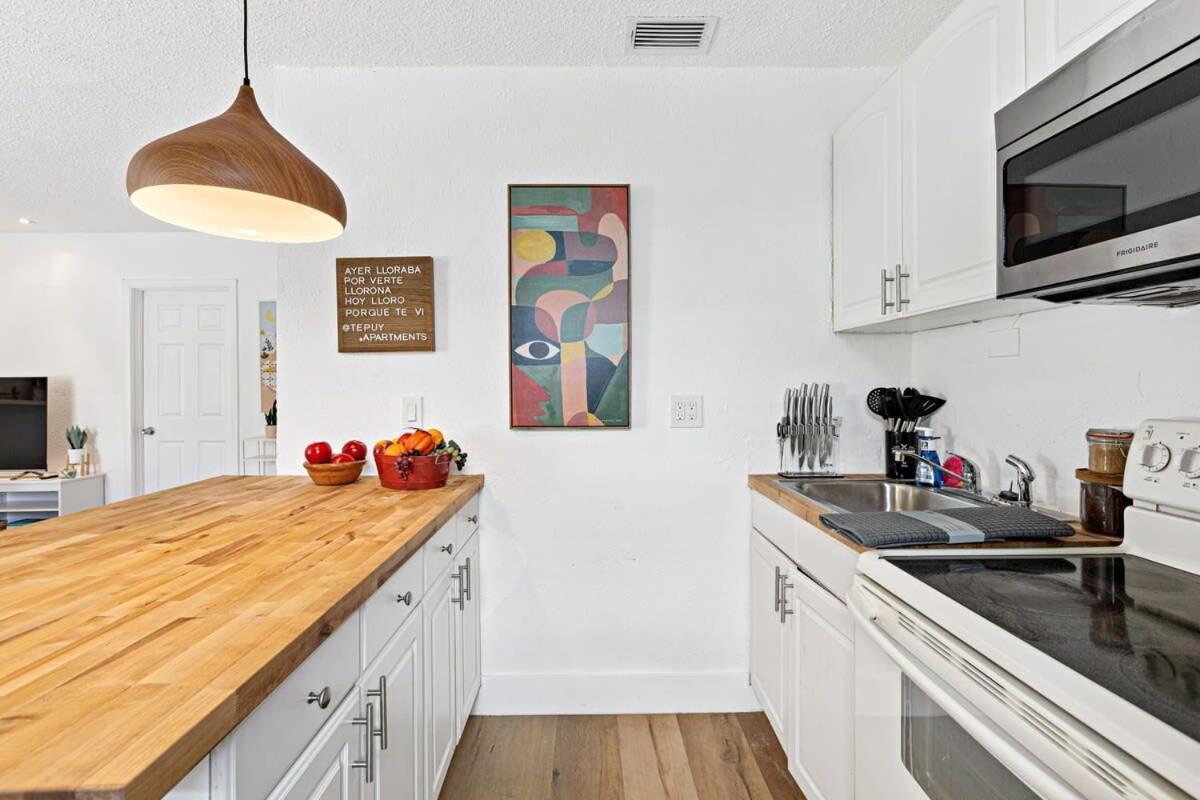 Holiday home Stylish 2 Bedroom - Close To Riverwalk *