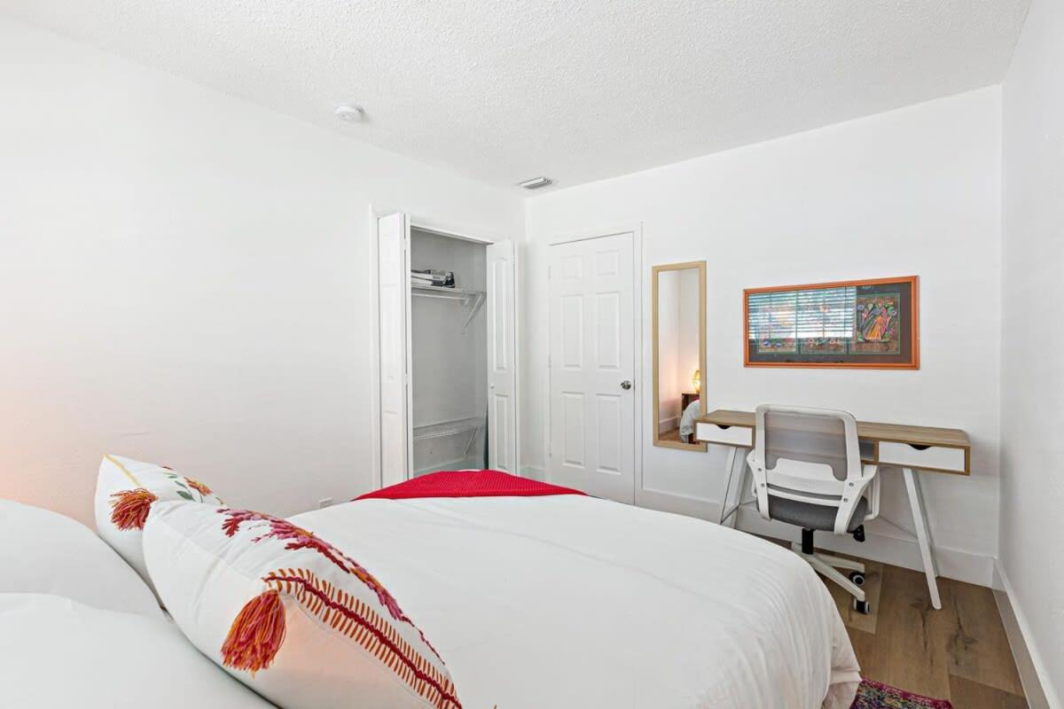 Holiday home Stylish 2 Bedroom - Close To Riverwalk *
