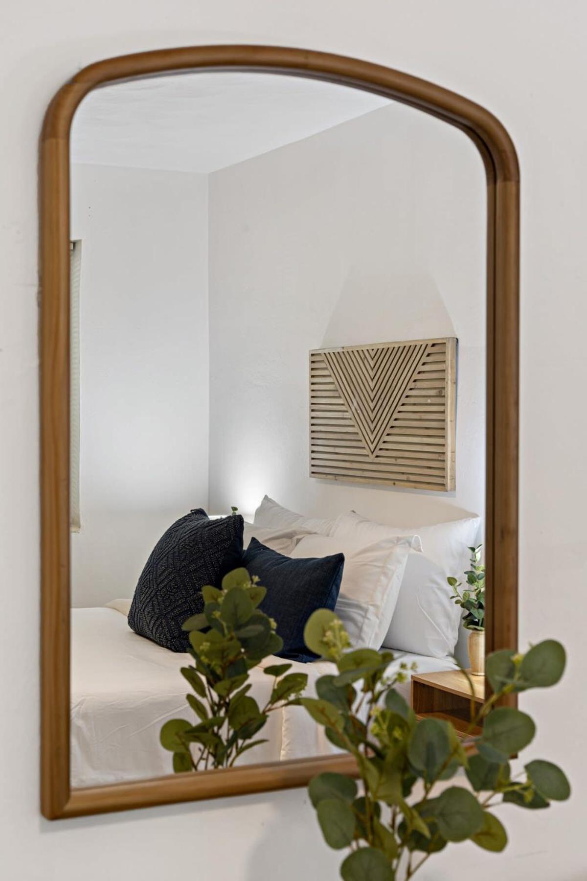 Charming Cozy @ Ridge Apartment