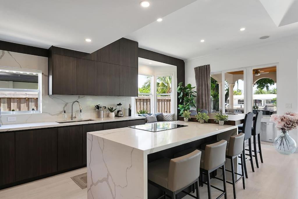 Holiday home Luxury Waterfront & Infinity Pool/hot Tub Sleeps 8 Fort Lauderdale