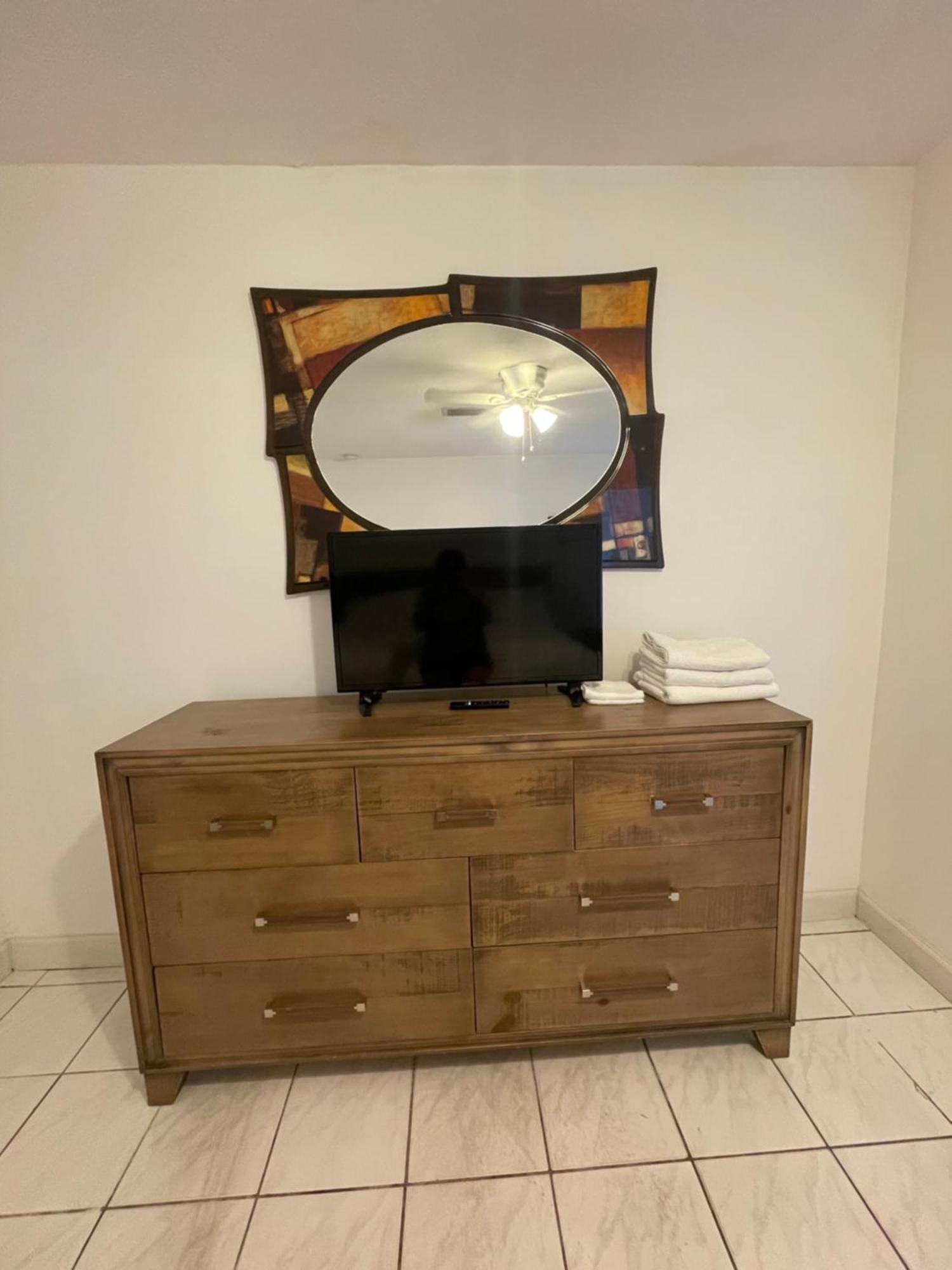 Modern Close To Downtown And The Airport * Fort Lauderdale