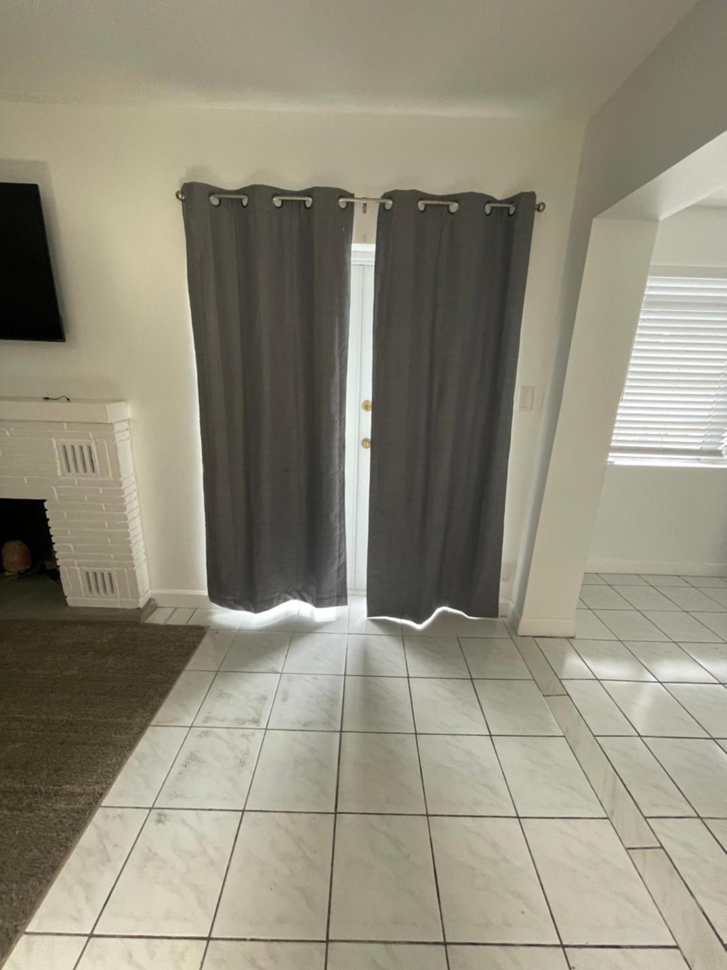 Apartment Modern Close To Downtown And The Airport