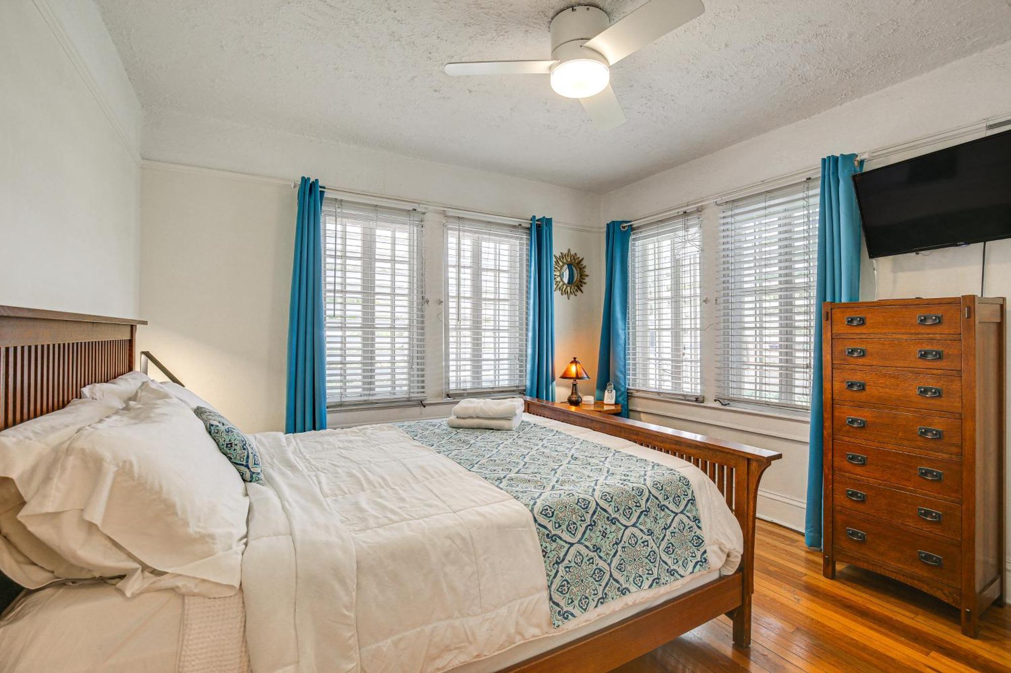 Lauderdale Oasis With Pool About 2 Mi To Beach! Holiday home