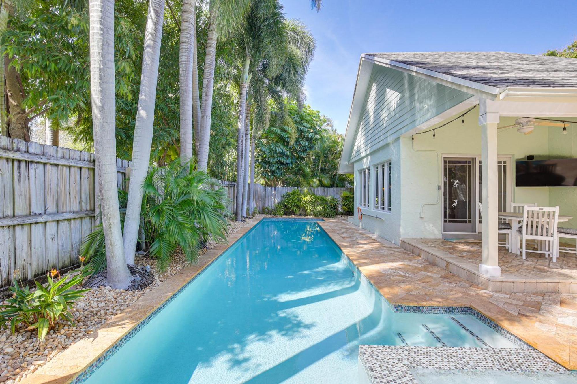 Lauderdale Oasis With Pool About 2 Mi To Beach! Holiday home *