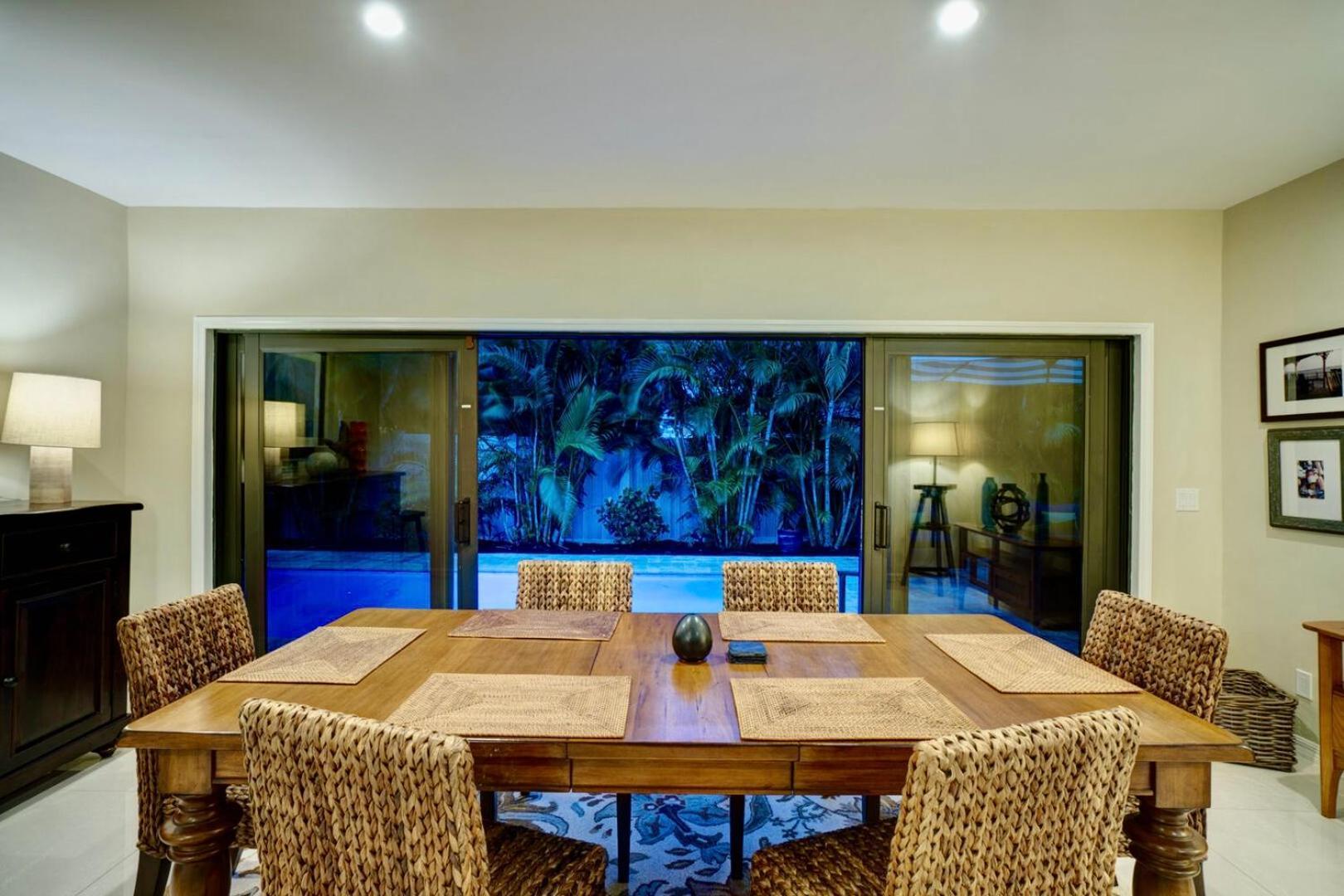 Holiday home Relax In Luxury - 3 Bed, 2 Bath Oasis With Pool
