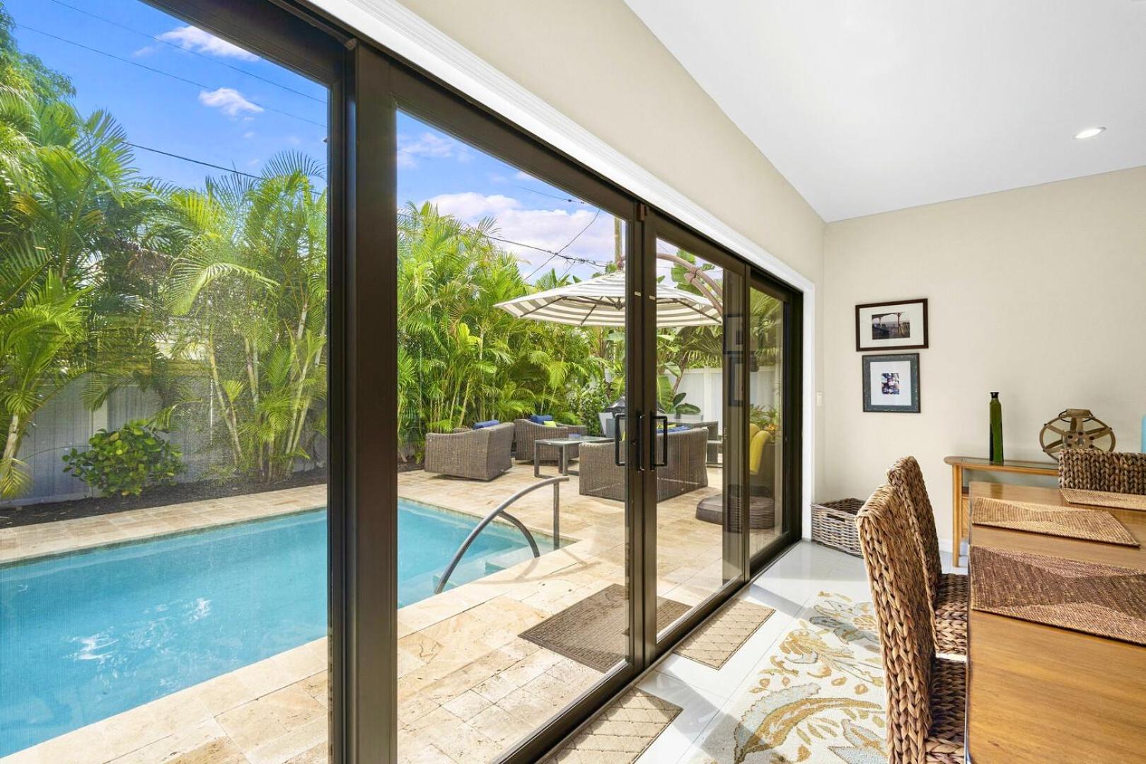 Relax In Luxury - 3 Bed, 2 Bath Oasis With Pool Holiday home