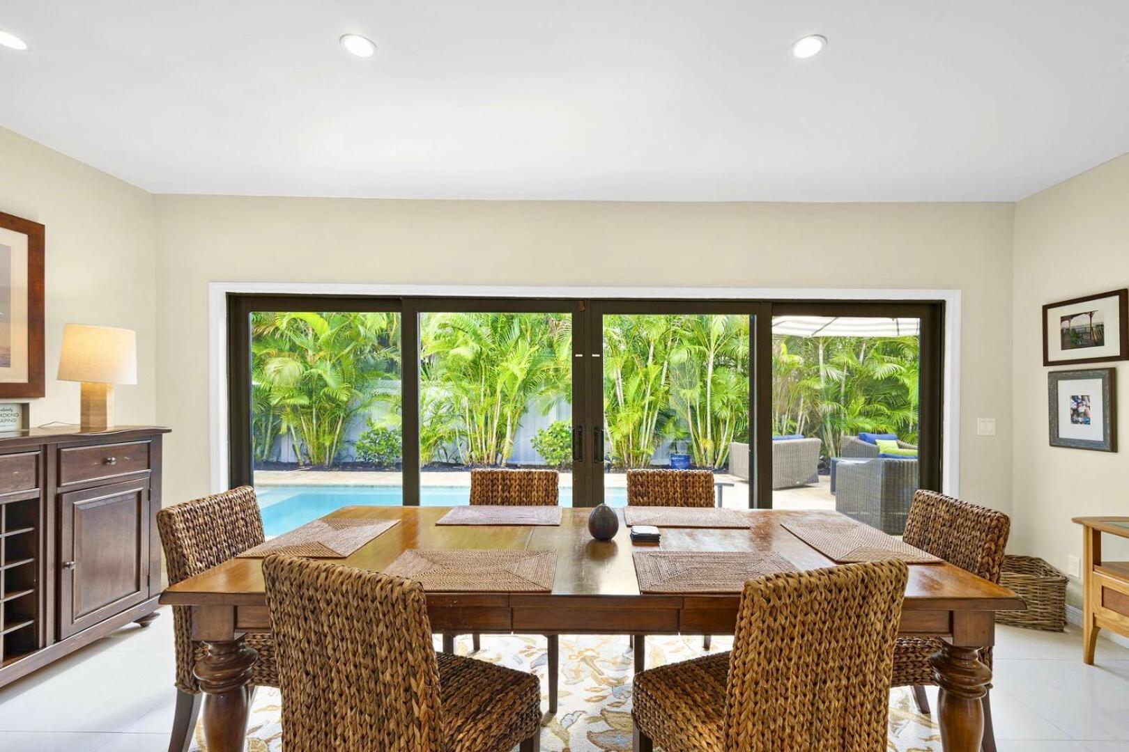 Holiday home Relax In Luxury - 3 Bed, 2 Bath Oasis With Pool *