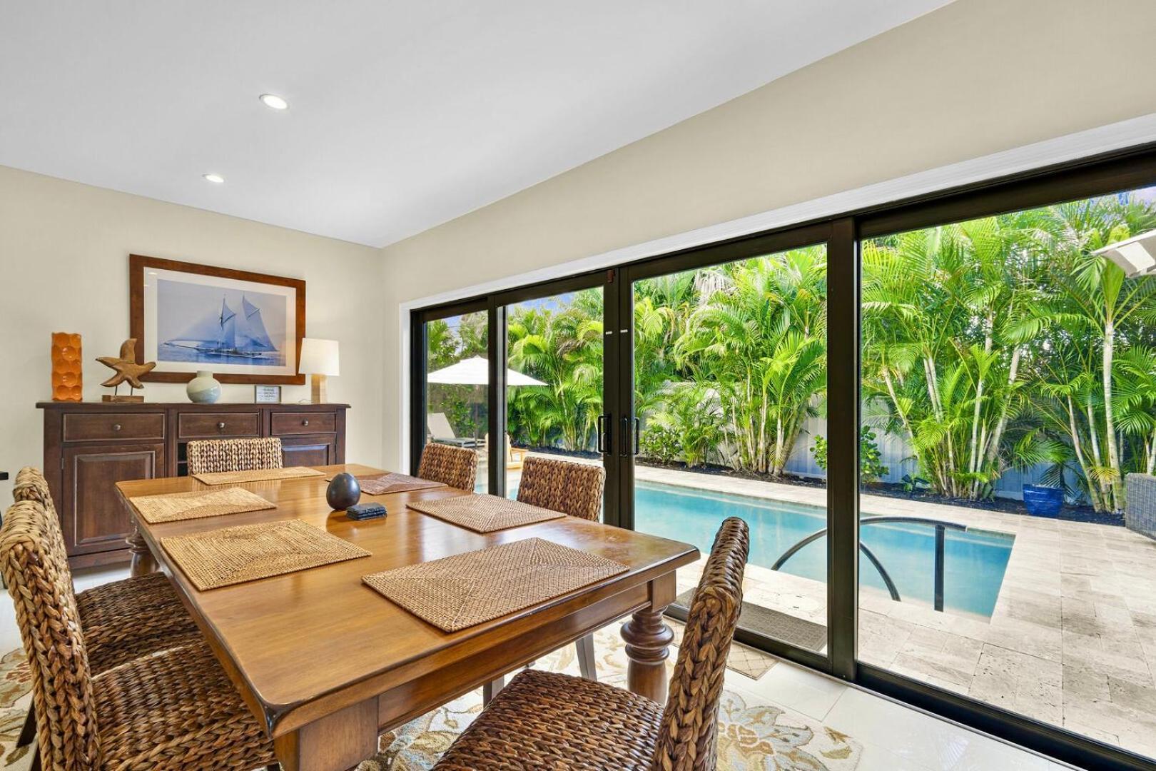 Holiday home Relax In Luxury - 3 Bed, 2 Bath Oasis With Pool
