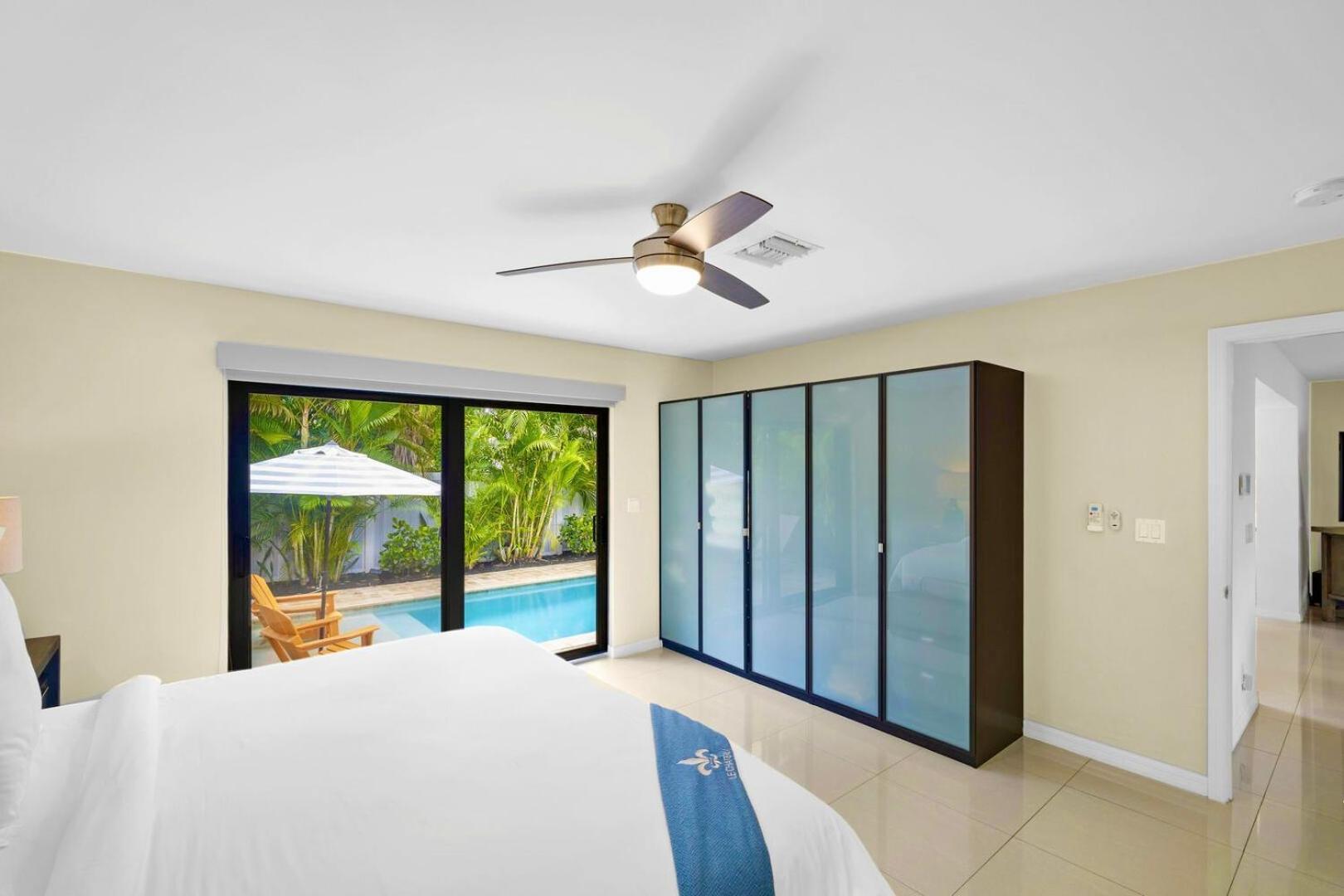 Relax In Luxury - 3 Bed, 2 Bath Oasis With Pool Holiday home *