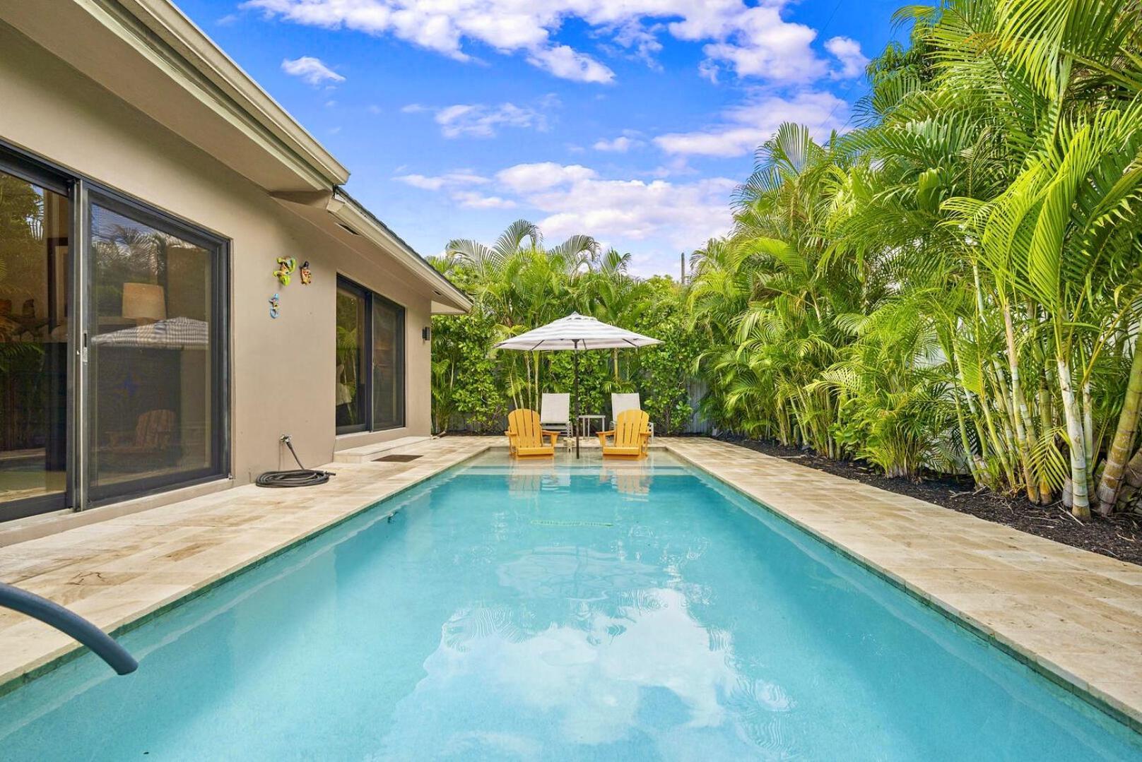 Relax In Luxury - 3 Bed, 2 Bath Oasis With Pool Holiday home *