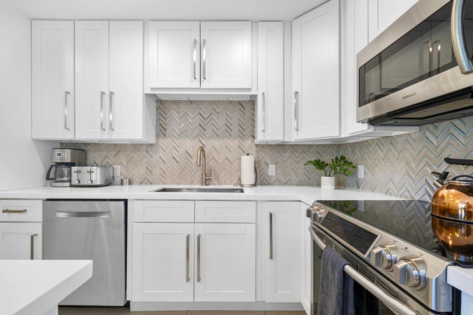 Relax In Luxury - 3 Bed, 2 Bath Oasis With Pool Fort Lauderdale