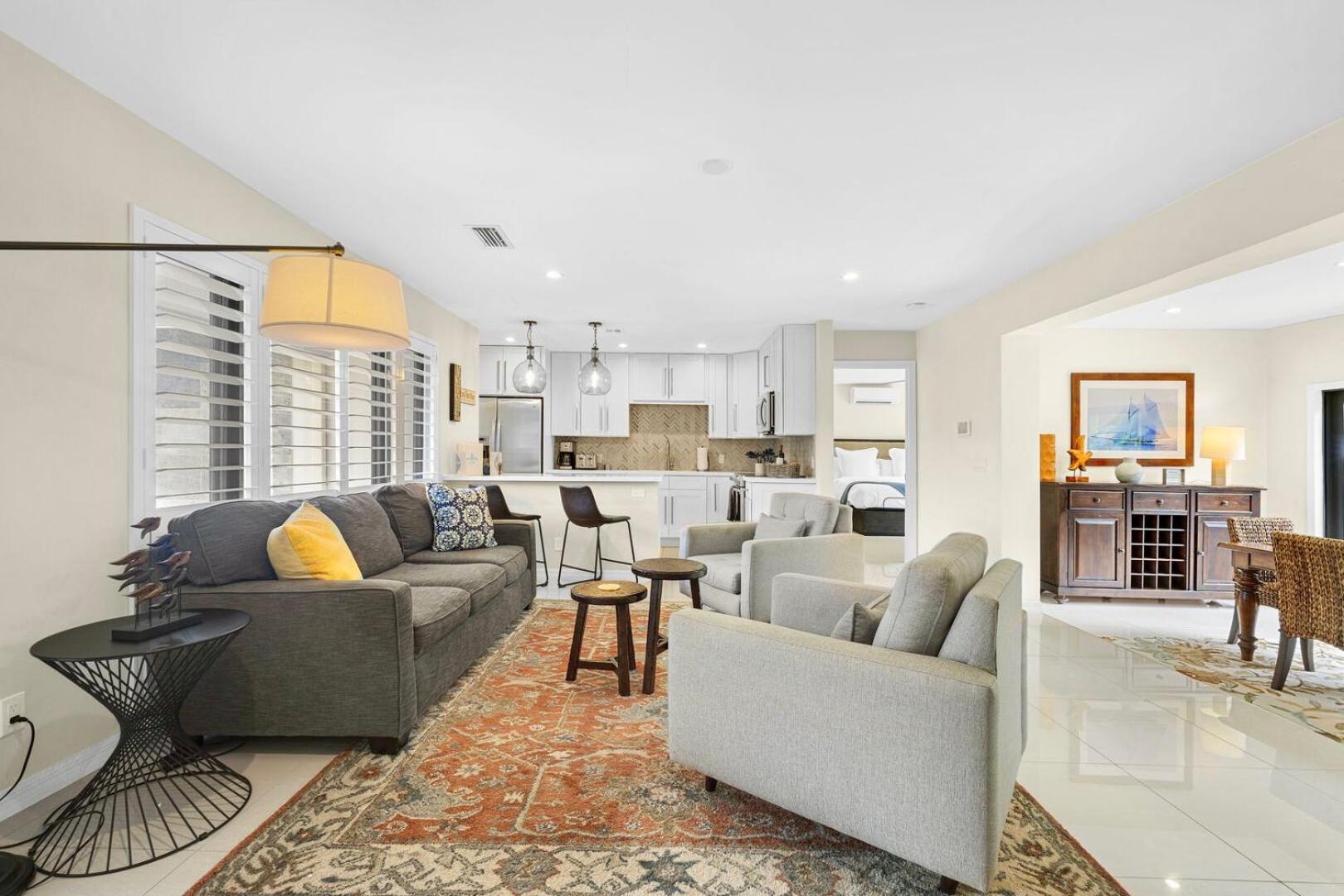 Relax In Luxury - 3 Bed, 2 Bath Oasis With Pool Holiday home *