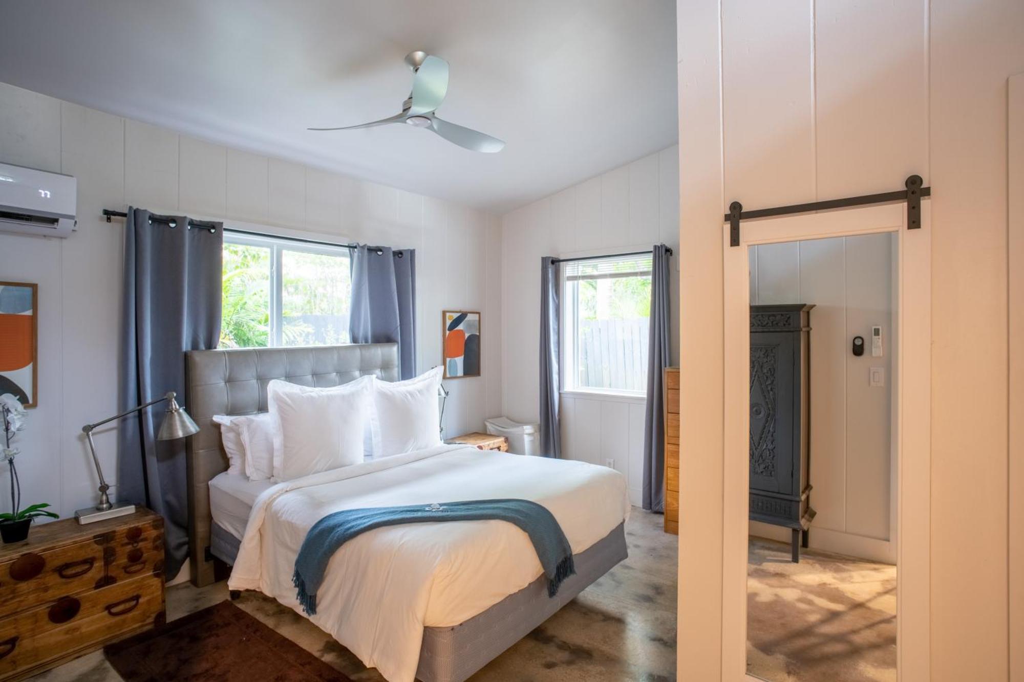 Walk To Wilton Drive - Spacious & Quiet #2 Hot Tub! *