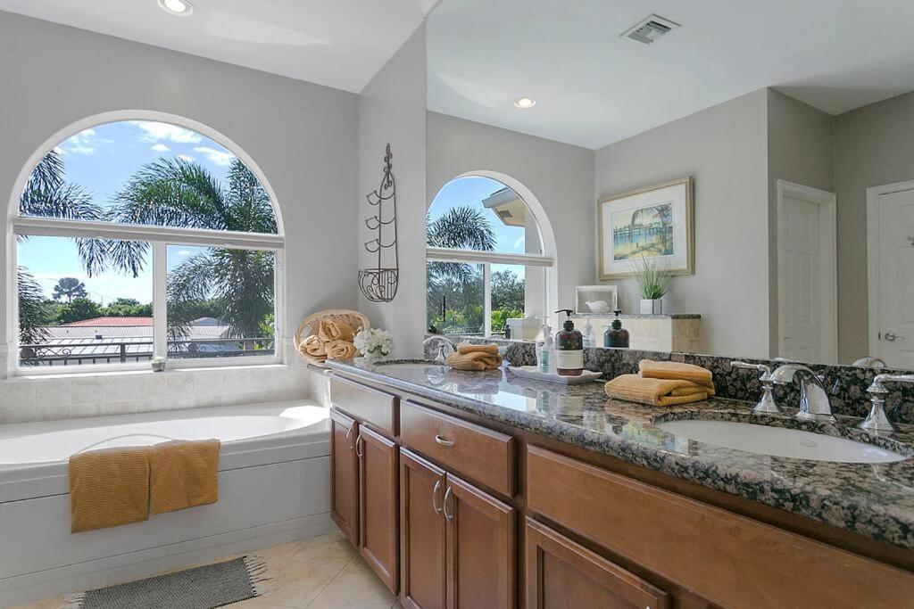 Relaxing Zen Oasis In Wilton Manors