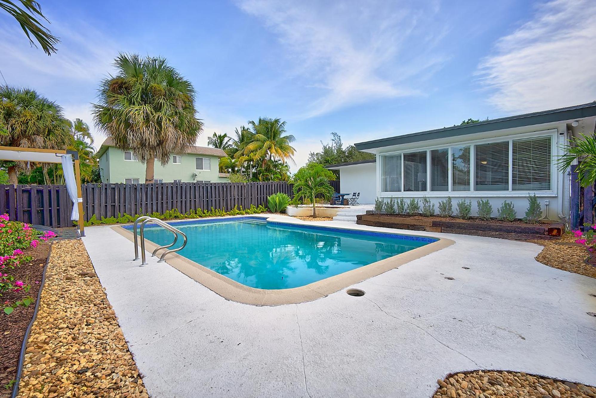 Santorini Pool House Wilton Manors Walk To The Dr Holiday home *