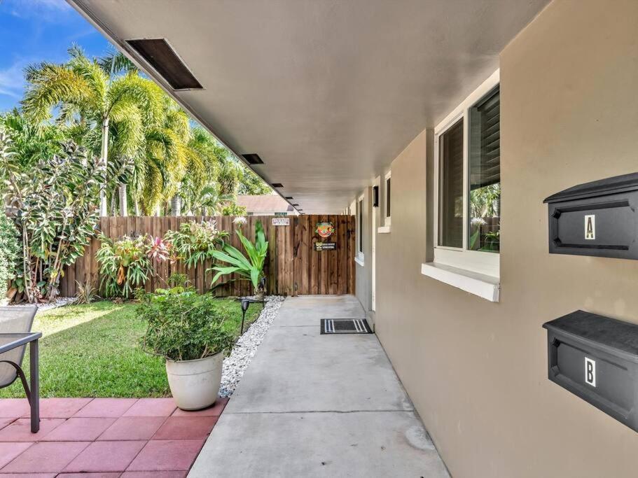 Heated Pool, Yard, Laundry, Kayaks, Bbq, Kitchen Fort Lauderdale