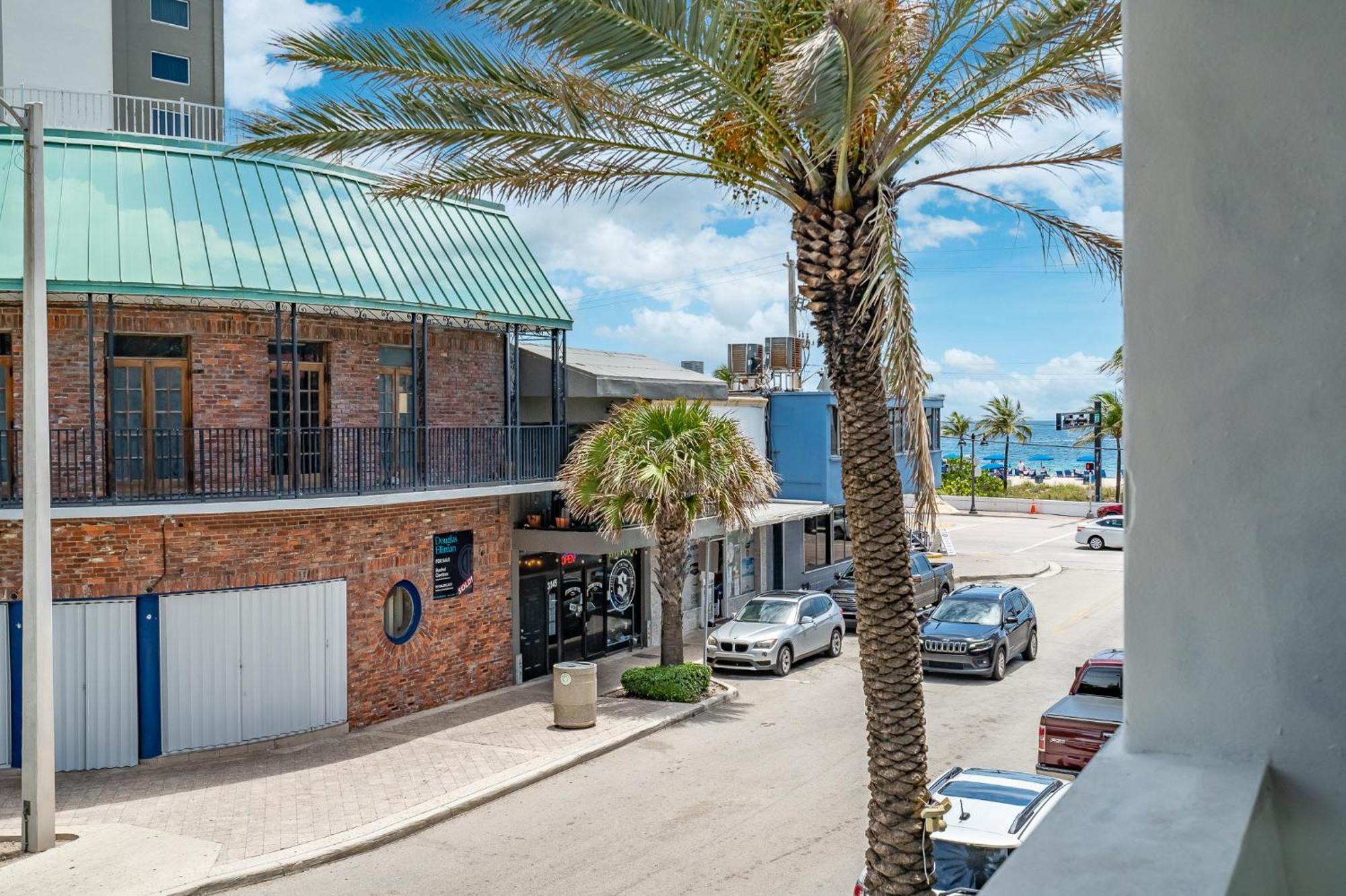 Holiday home Beachfront Bloos 2 Units Ocean View Balcony Units 4 And 5 *