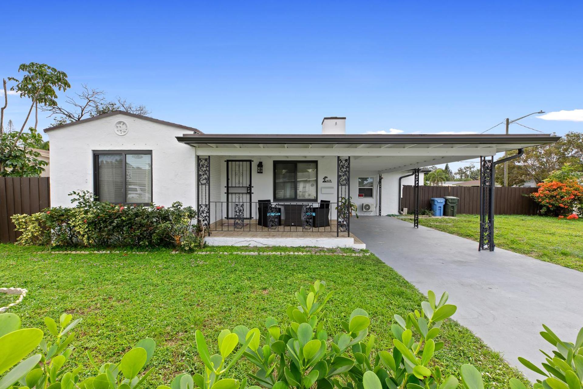 Holiday home Summer Retreat House