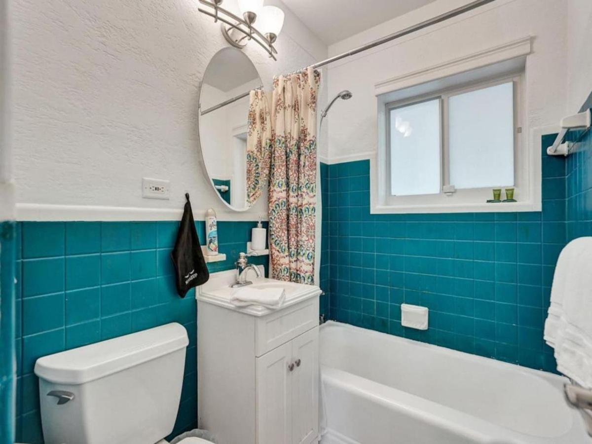 Holiday home 3 Min. Walk To Wilton Drive, Pool And Huge Yard Fort Lauderdale