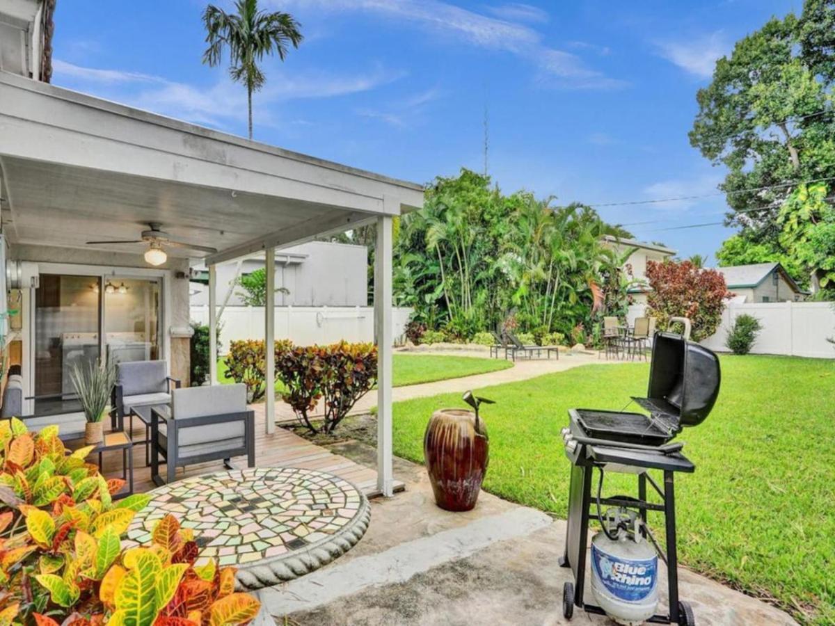3 Min. Walk To Wilton Drive, Pool And Huge Yard *