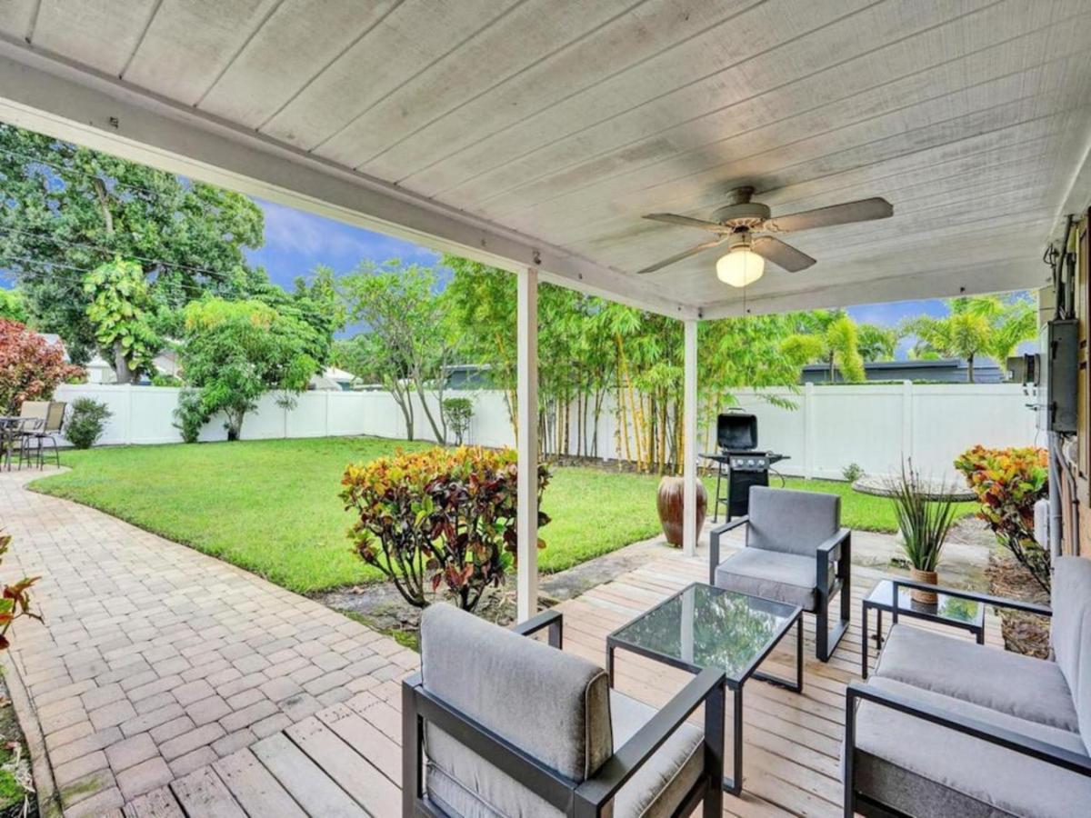 3 Min. Walk To Wilton Drive, Pool And Huge Yard Holiday home