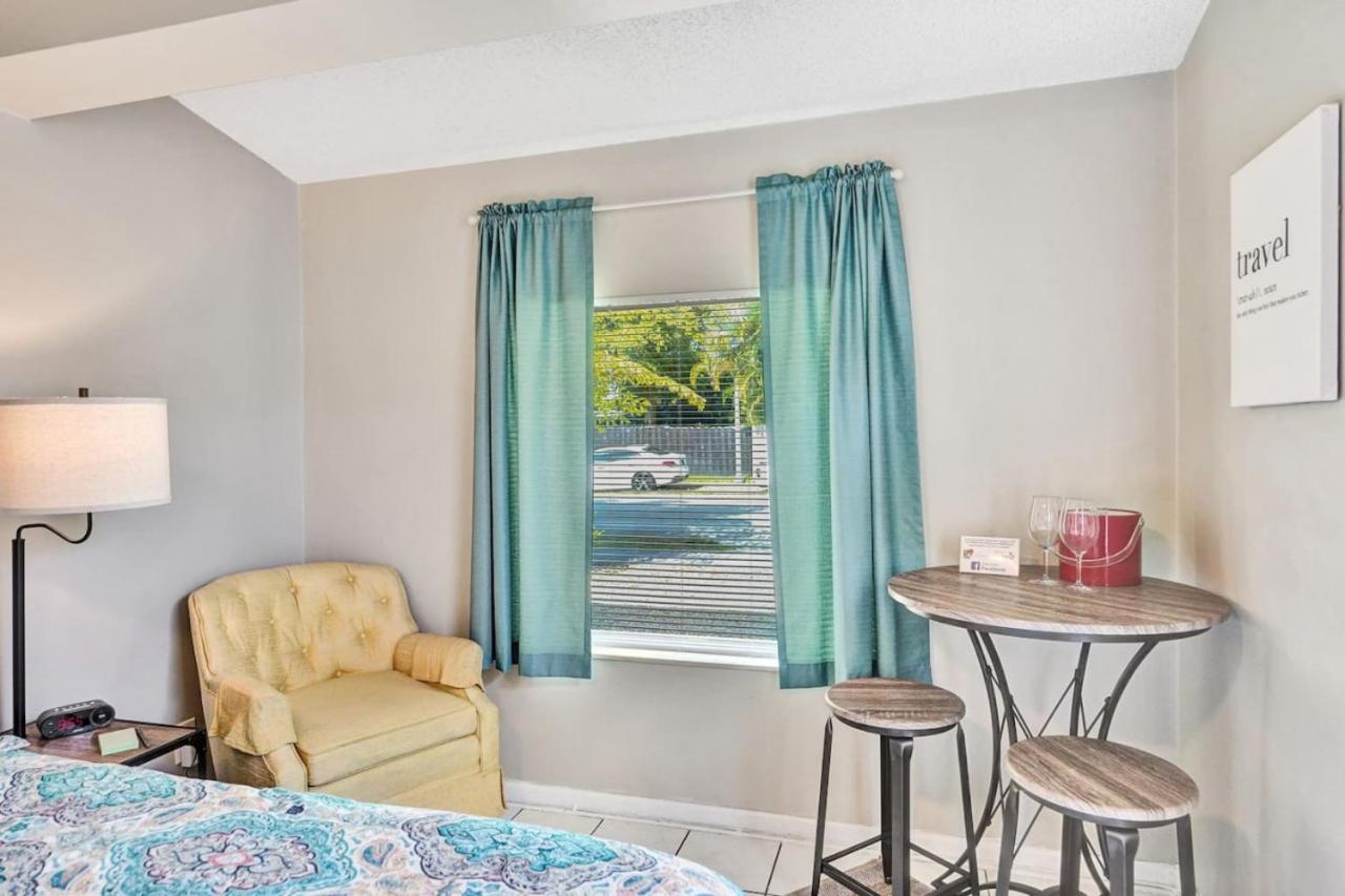 Holiday home 3bed 2bath With Pool, 5 Min. Walk To Food And Fun *